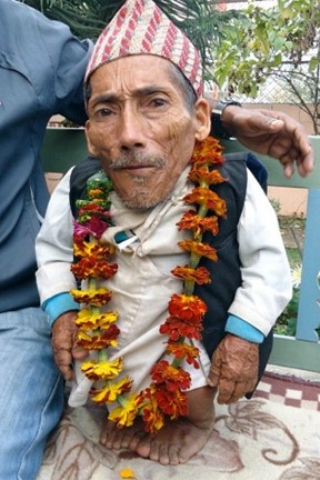 пенсіонер з непалу став найнижчою людиною