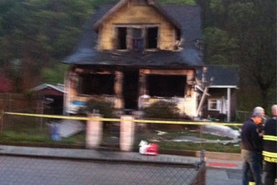 8 людина згоріли в житловому будинку в сша