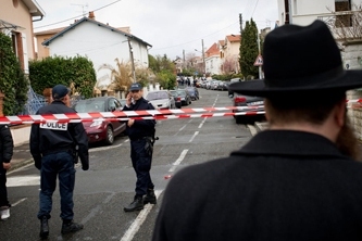 у франції в школі розстріляли чотирьох чоловік