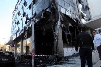 саморобна бомба вибухнула біля будівлі мвс греції